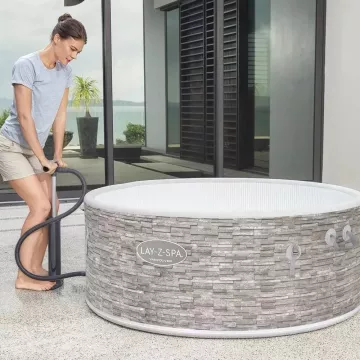 Bestway: cadă cu hidromasaj gonflabilă Lay-Z-Spa Vancouver AirJet Plus DEVALORIZAT - .foto