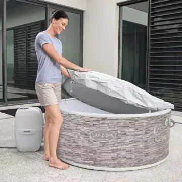 Bestway: cadă cu hidromasaj gonflabilă Lay-Z-Spa Vancouver AirJet Plus DEVALORIZAT - .foto