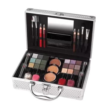 VIP Journey Paris: set bellezza cosmetico in valigia - .immagine