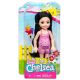 Barbie Chelsea Club: Lutka Chelsea s črnimi lasmi, v roza majici - .slika