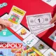 Monopoly Junior – AMBALAJ DETERIORAT - în limba maghiară - .foto