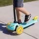 Yvolution: Neon Bolt háromkerekű roller világító kerékkel - Zöld-CSOMAGOLÁSSÉRÜLT - . kép